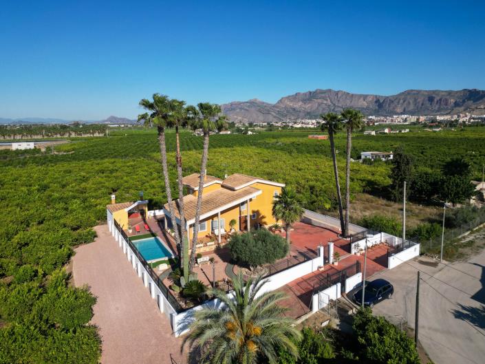 Image No.2-5 Bed Country House for sale