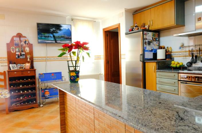 Image No.30-5 Bed Country House for sale
