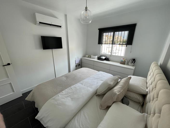Image No.25-3 Bed Townhouse for sale