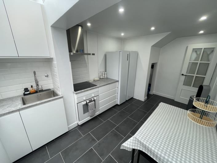 Image No.18-3 Bed Townhouse for sale