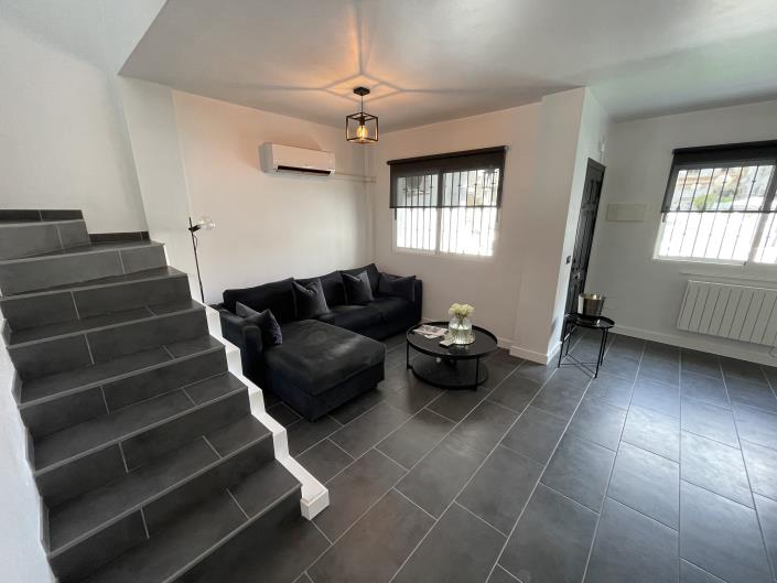 Image No.10-3 Bed Townhouse for sale