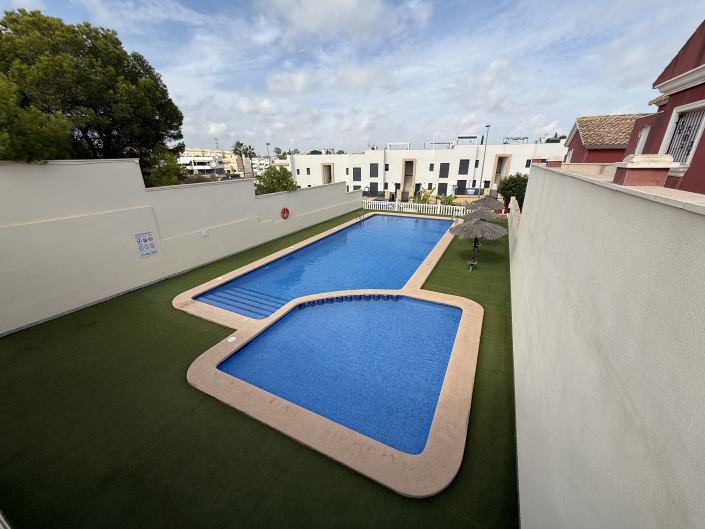 Image No.19-3 Bed Semi-Detached for sale
