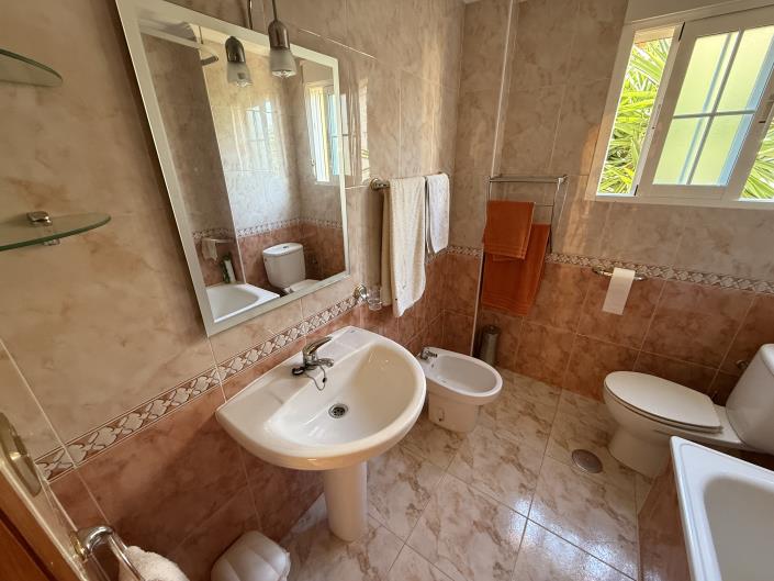 Image No.15-2 Bed Apartment for sale