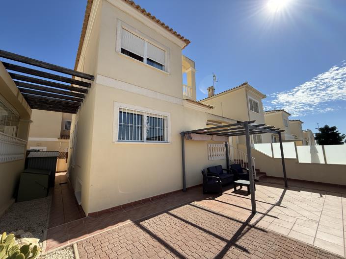 Image No.10-4 Bed Villa / Detached for sale