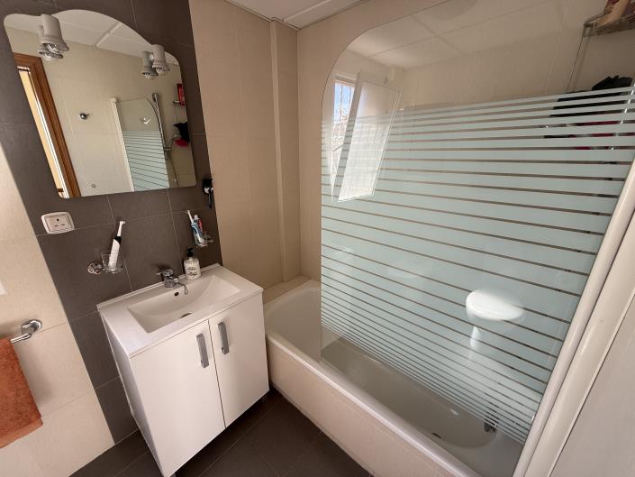Image No.29-4 Bed Villa / Detached for sale