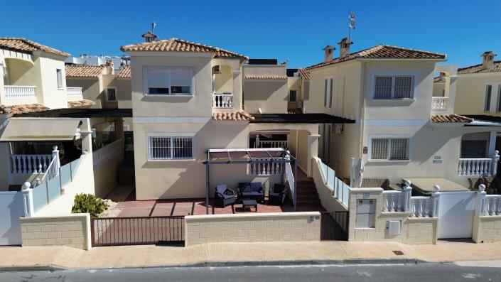 Image No.36-4 Bed Villa / Detached for sale