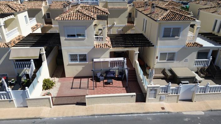 Image No.37-4 Bed Villa / Detached for sale