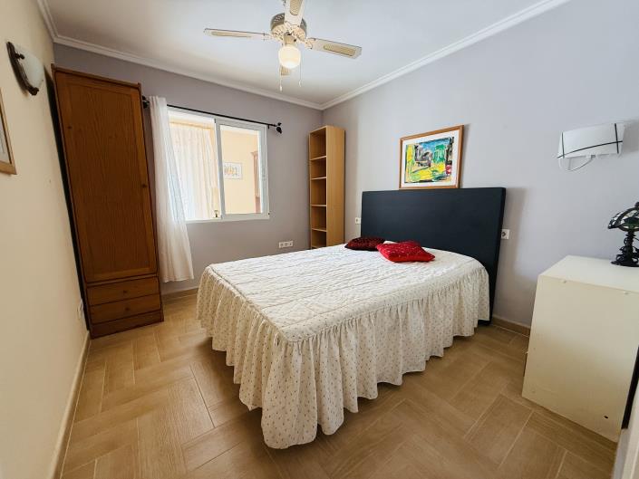 Image No.8-3 Bed Townhouse for sale