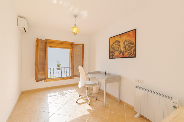 Image No.14-2 Bed Apartment for sale