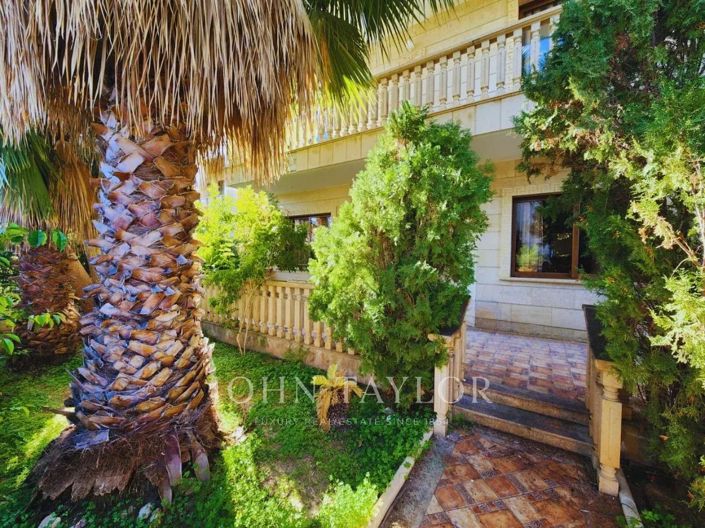 Image No.1-3 Bed Townhouse for sale
