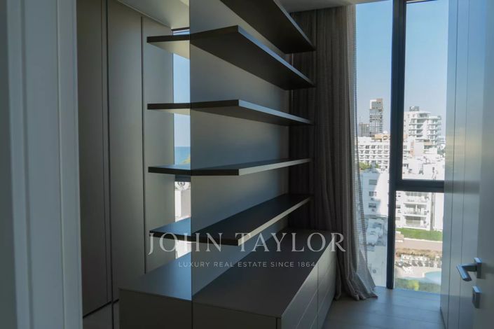 Image No.17-3 Bed Apartment for sale