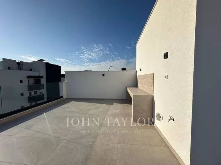 Image No.4-4 Bed Penthouse for sale