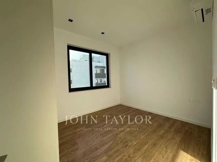 Image No.8-4 Bed Penthouse for sale