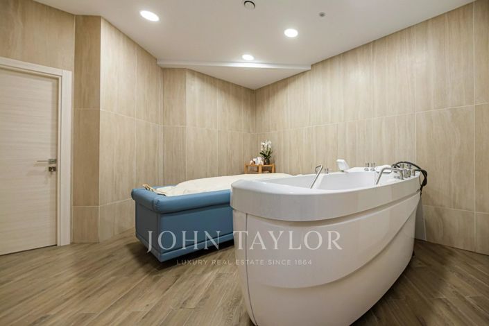 Image No.23-Restaurant de 1 chambre à vendre à Mouttagiaka