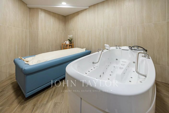 Image No.25-Restaurant de 1 chambre à vendre à Mouttagiaka