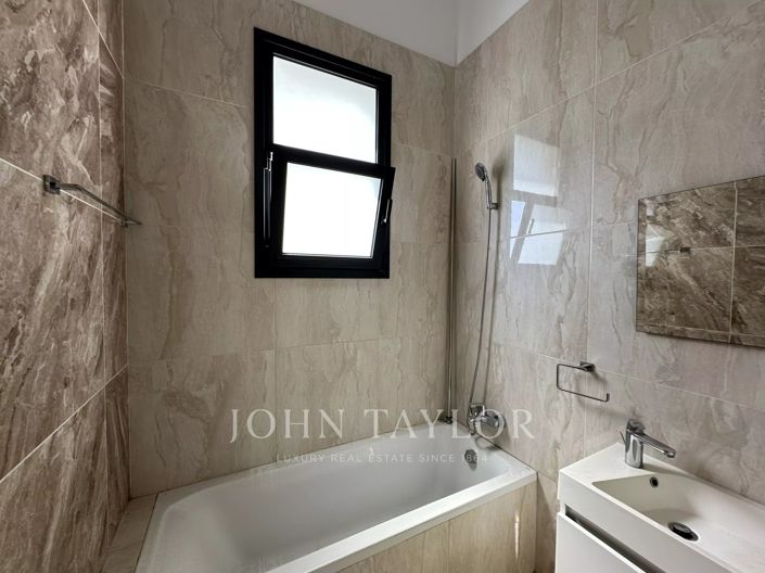 Image No.12-3 Bed House for sale