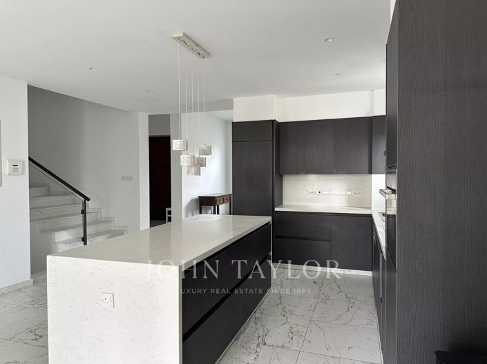 Image No.2-4 Bed Villa for sale