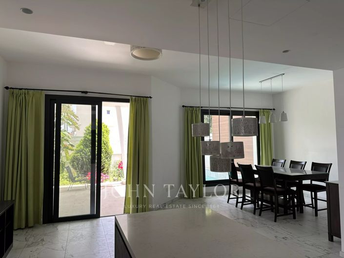 Image No.4-4 Bed Villa for sale