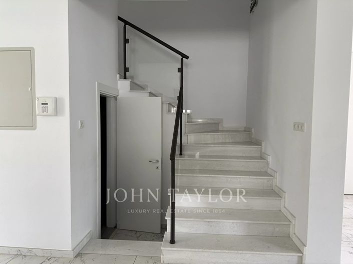 Image No.8-4 Bed Villa for sale