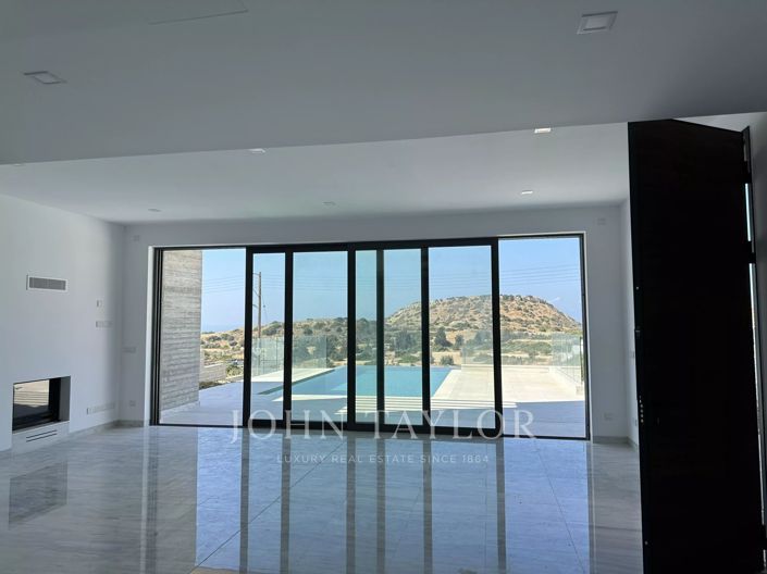 Image No.3-3 Bed Villa for sale