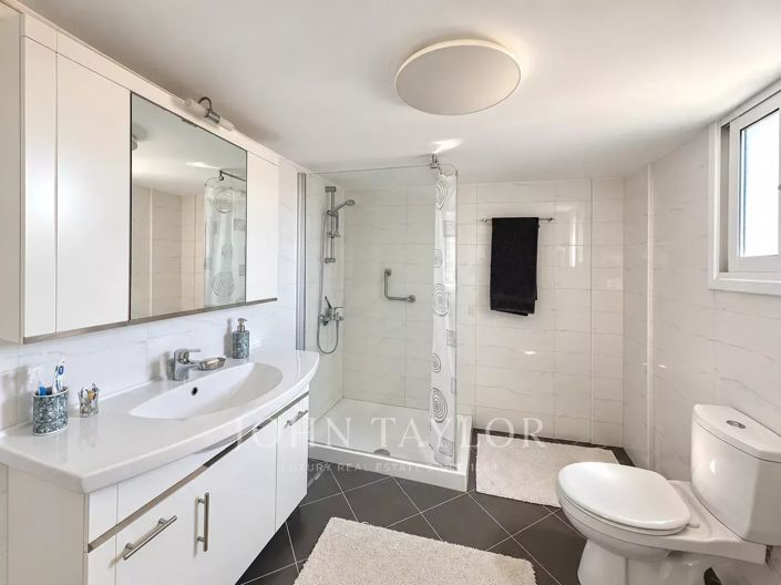 Image No.12-3 Bed Apartment for sale