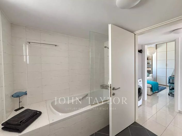 Image No.17-3 Bed Apartment for sale
