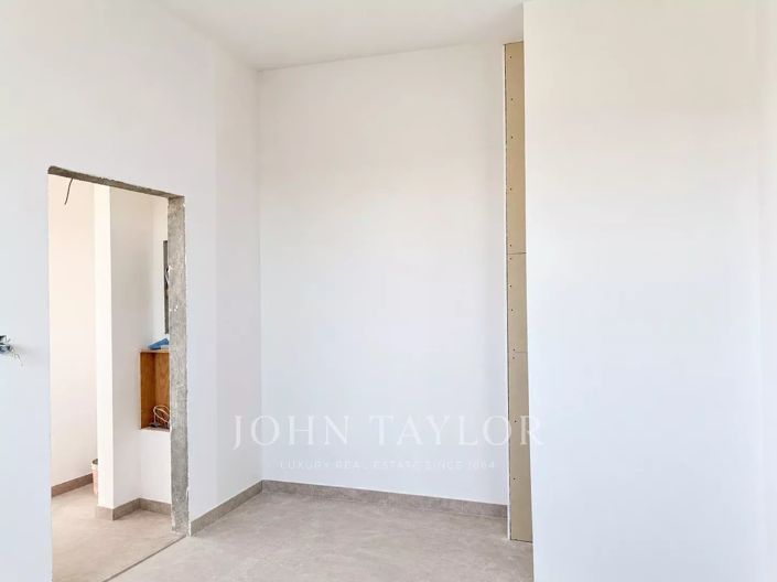 Image No.10-1 Bed Apartment for sale
