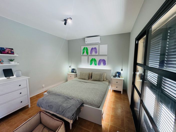 Image No.17-3 Bed Property for sale