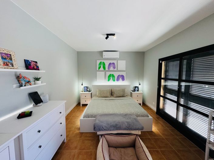 Image No.18-3 Bed Property for sale