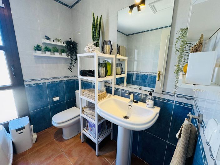 Image No.20-3 Bed Property for sale