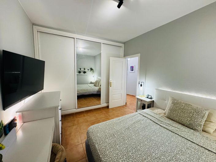 Image No.23-3 Bed Property for sale