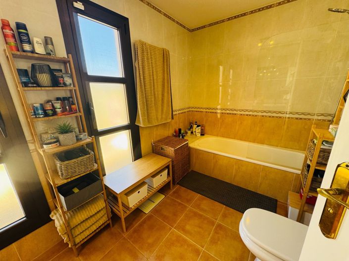 Image No.22-3 Bed Property for sale