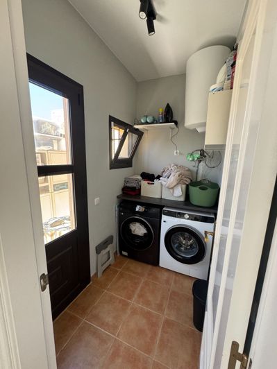 Image No.29-3 Bed Property for sale