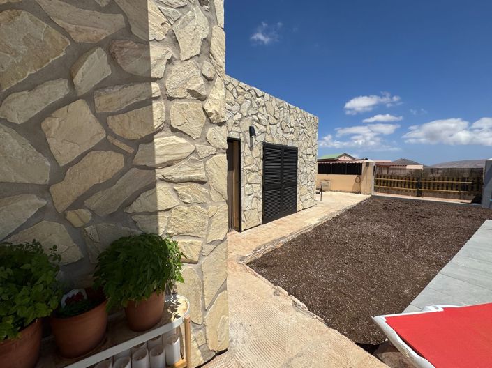 Image No.34-3 Bed Property for sale