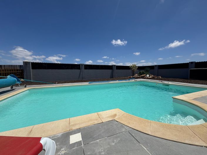 Image No.3-3 Bed Property for sale