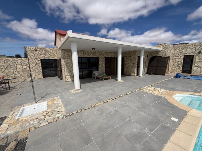 Image No.36-3 Bed Property for sale