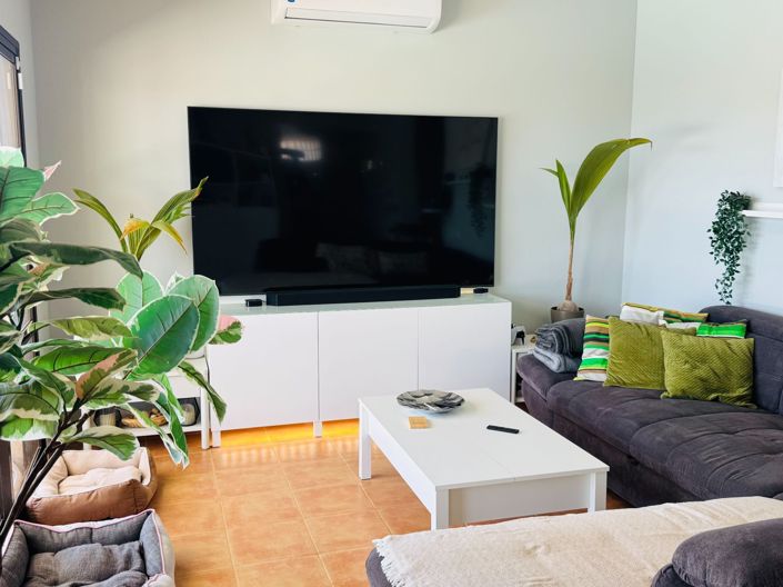 Image No.11-3 Bed Property for sale