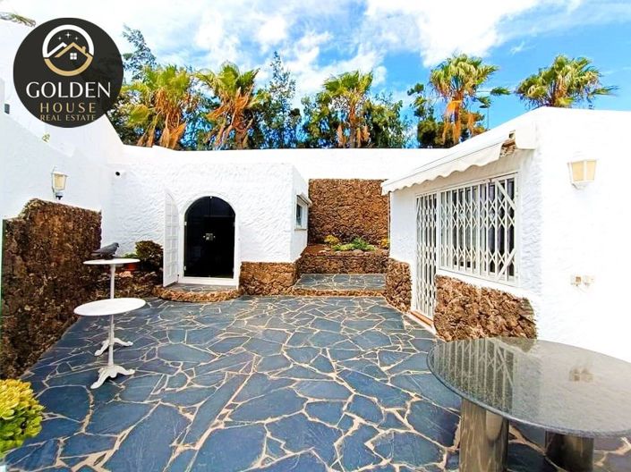 Image No.16-5 Bed Property for sale