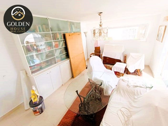 Image No.8-5 Bed Property for sale