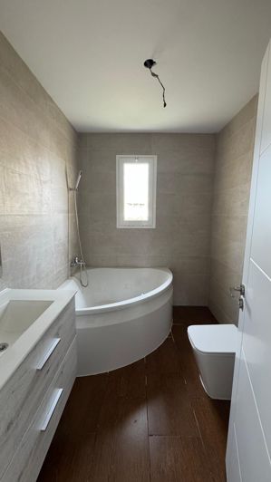 Image No.21-3 Bed Property for sale