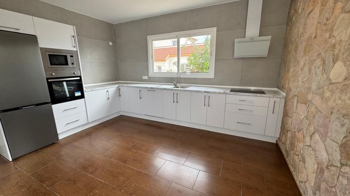 Image No.6-3 Bed Property for sale