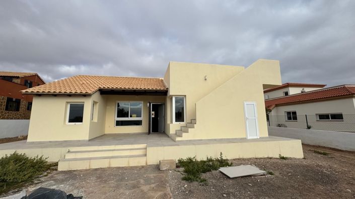 Image No.25-3 Bed Property for sale