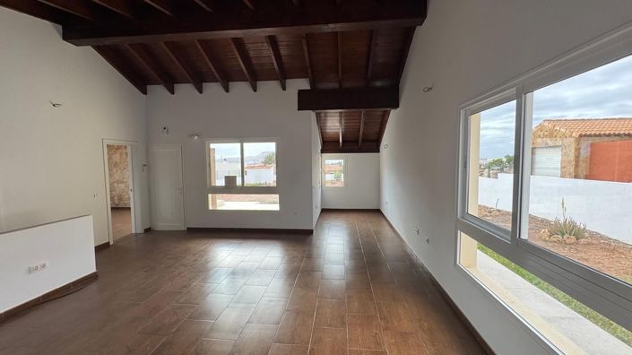 Image No.4-3 Bed Property for sale