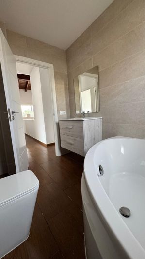 Image No.22-3 Bed Property for sale