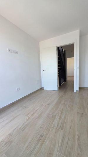 Image No.11-2 Bed Property for sale