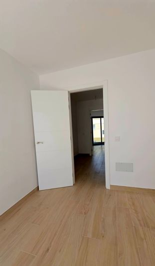 Image No.18-2 Bed Property for sale