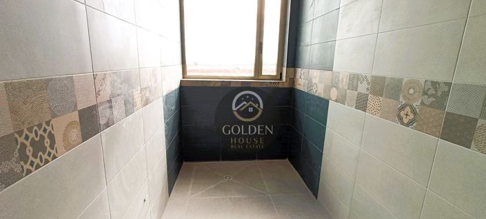 Image No.11-5 Bed Property for sale