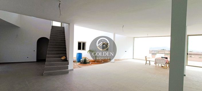 Image No.6-5 Bed Property for sale