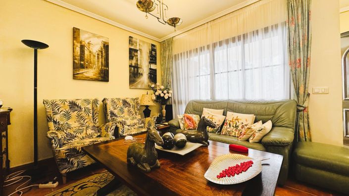 Image No.11-4 Bed Property for sale