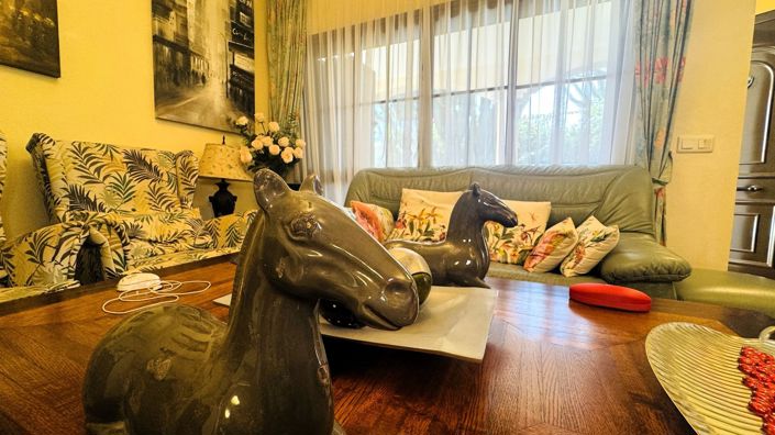 Image No.13-4 Bed Property for sale